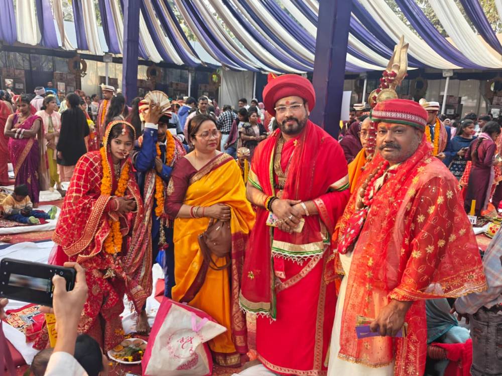 Kashi Ki Aawaz | वाराणसी 51 जोड़ो के सामूहिक विवाह कार्यक्रम में पूज्य महाराज का दिव्य आशीर्वाद, सामाजिक समरसता का सशक्त संदेश