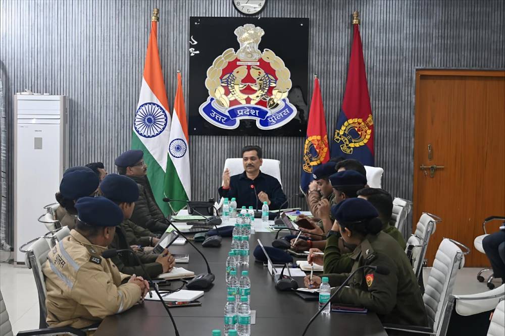 Kashi Ki Aawaz | पुलिस आयुक्त कमिश्नरेट वाराणसी श्री मोहित अग्रवाल द्वारा गो-तस्करी के संदर्भ में की गई गोष्ठी, दिए आवश्यक निर्देश ।