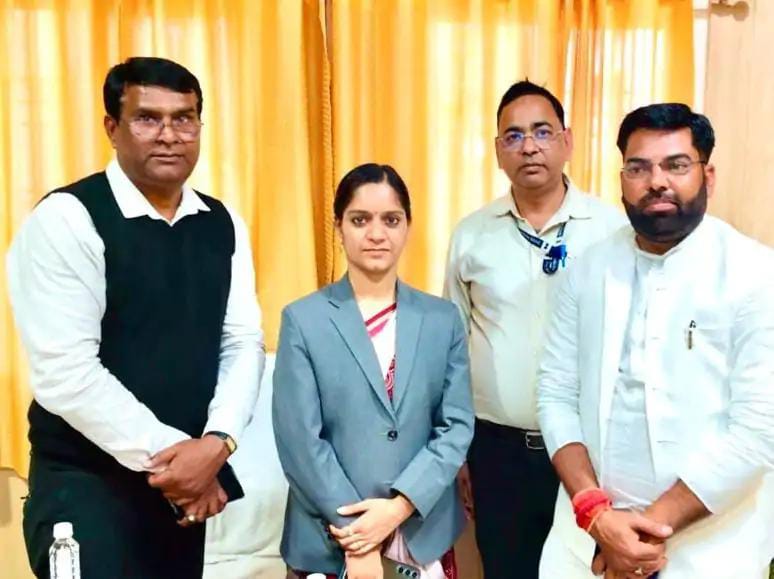 Kashi Ki Aawaz | सेवड़ी हुदहुदीपुर में खुलेगा लीगल क्लिनिक, जज डॉ. इंदु रानी ने विकास और ‘शून्य मुकदमेबाजी’ से प्रभावित होकर दिया निर्देश।