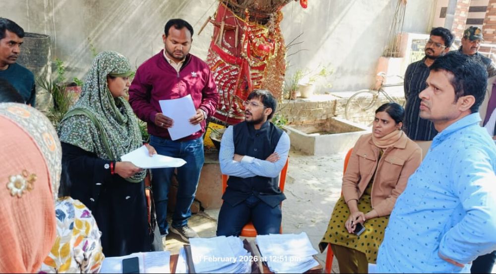 Kashi Ki Aawaz | सैयदराजा विधानसभा के बूथों का डीएम ने किया निरीक्षण, बीएलओ को त्रुटिरहित SIR कार्य के निर्देश।