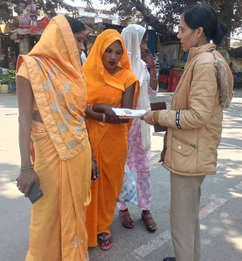 Kashi Ki Aawaz | चंदौली: मिशन शक्ति फेज-5.0 के तहत महिलाओं की सुरक्षा व सशक्तिकरण को लेकर चला विशेष जागरूकता अभियान