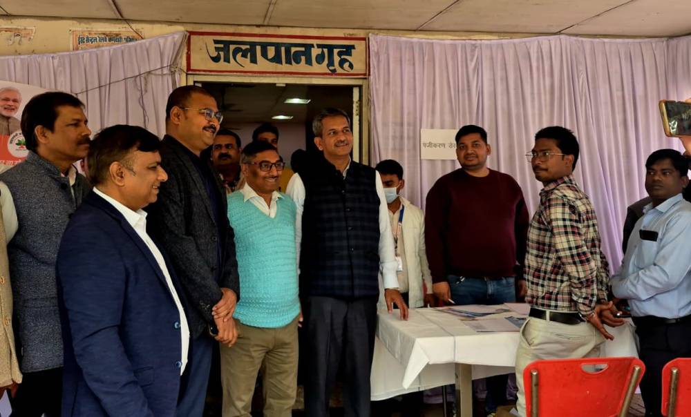 Kashi Ki Aawaz | मंडल रेल प्रबंधक कार्यालय में निःशुल्क स्वास्थ्य जाँच शिविर आयोजित।