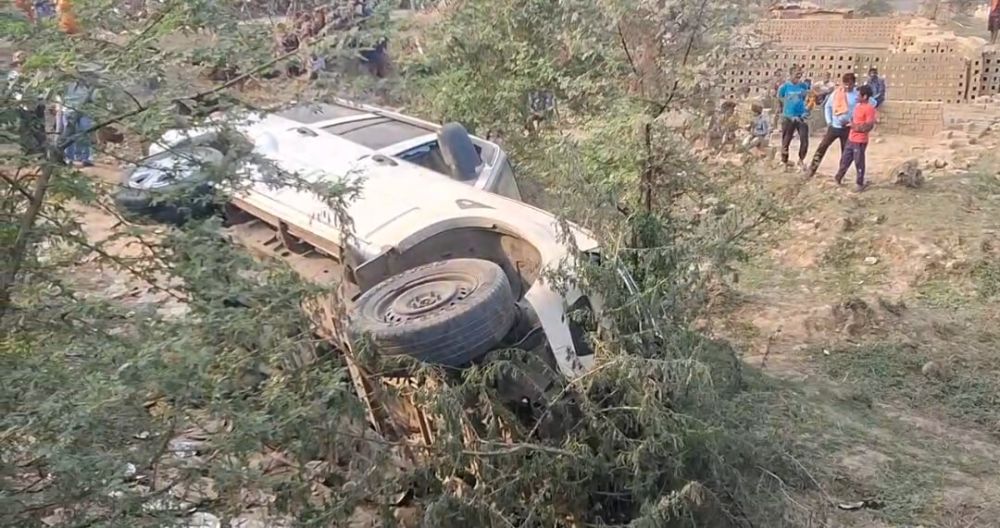 Kashi Ki Aawaz | तेज रफ्तार का कहर: स्कूल से लौट रहे मासूम भाई की मौत, बहन जिंदगी की जंग लड़ रही।