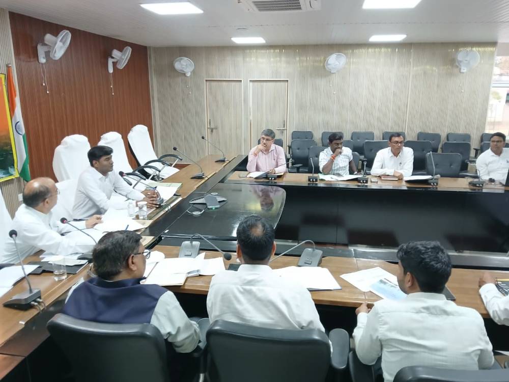 Kashi Ki Aawaz | चंदौली में कर-करेत्तर वसूली की समीक्षा।