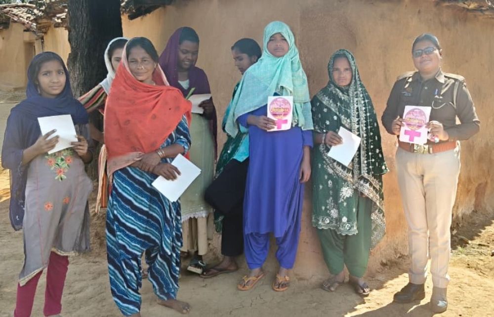 Kashi Ki Aawaz | चंदौली में मिशन शक्ति के तहत कार्यक्रम आयोजित।