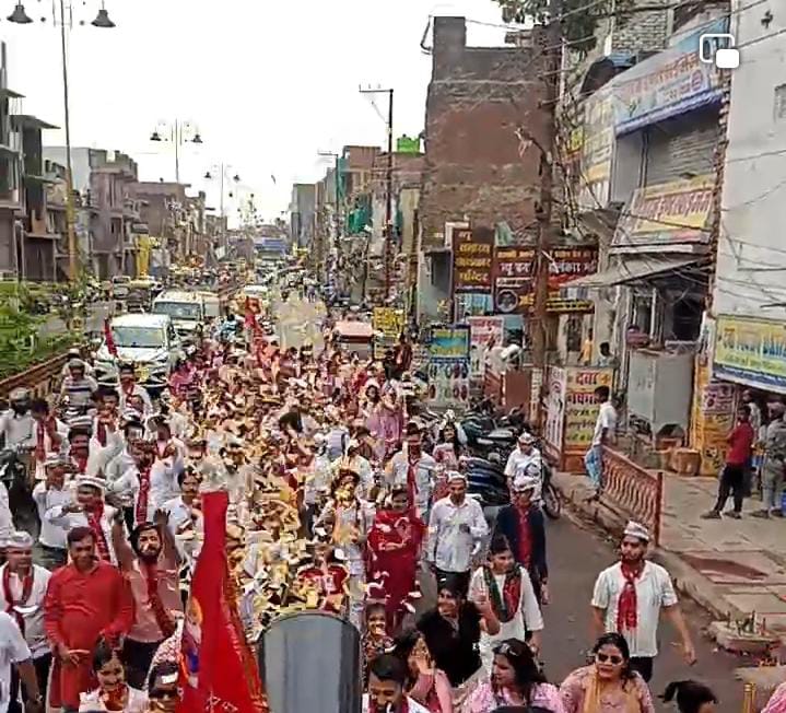 झूलेलाल जयंती पर उमड़ा आस्था का सैलाब, शोभायात्रा में गूंजे जयकारे। || Kashi Ki Aawaz