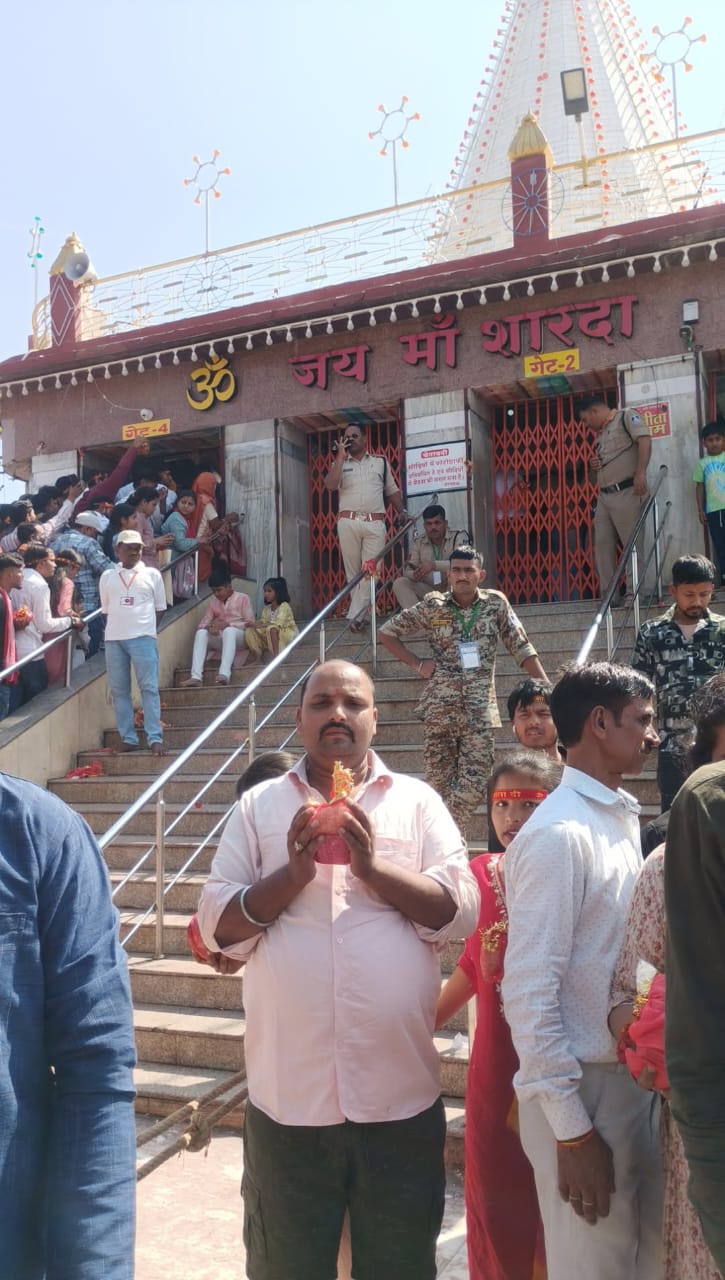 Kashi Ki Aawaz | मैहर धाम में माँ शारदा के चरणों में नमन, भक्तिभाव से सराबोर हुआ मन,(कमलेश पाण्डेय)।