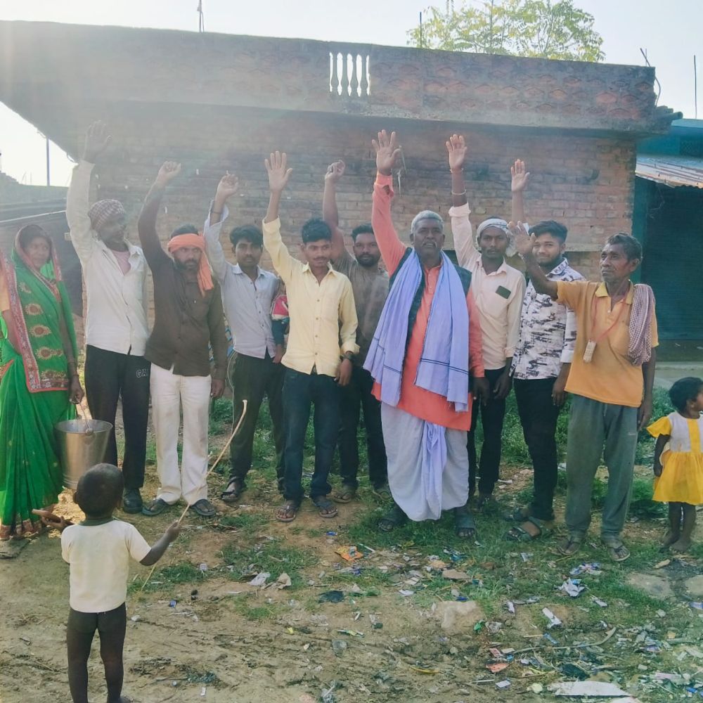 Kashi Ki Aawaz | फ़्लोरोसिस  प्रभावित क्षेत्रों में हर घर नल योजना फ्लाप, ग्रामीणों ने किया जोरदार प्रदर्शन।